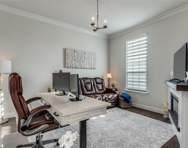 7009 Central Court - Photo Thumbnail 10