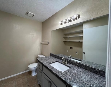 7041 Crosstimbers Lane - Photo Thumbnail 11