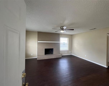 7041 Crosstimbers Lane - Photo Thumbnail 2
