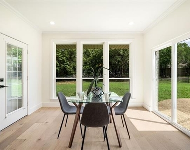 890 Topaz Lane - Photo Thumbnail 9