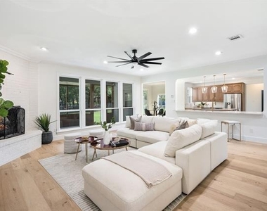 890 Topaz Lane - Photo Thumbnail 6