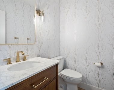890 Topaz Lane - Photo Thumbnail 17