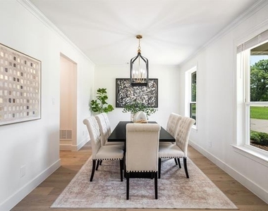890 Topaz Lane - Photo Thumbnail 5