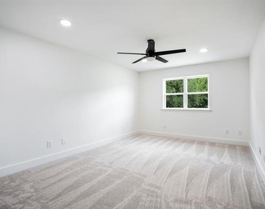 890 Topaz Lane - Photo Thumbnail 20