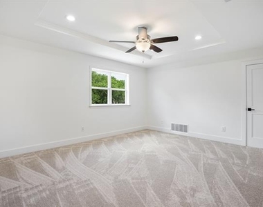 890 Topaz Lane - Photo Thumbnail 19