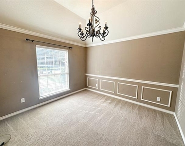 1715 Nestledown Drive - Photo Thumbnail 7