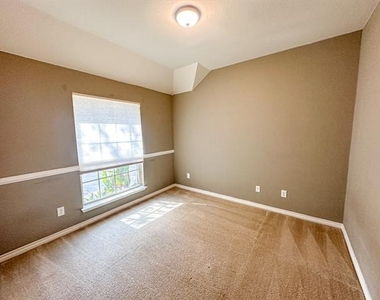 1715 Nestledown Drive - Photo Thumbnail 21