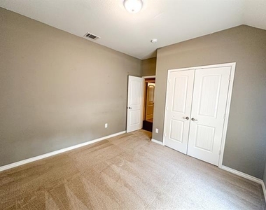 1715 Nestledown Drive - Photo Thumbnail 23