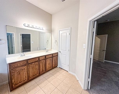 1715 Nestledown Drive - Photo Thumbnail 13