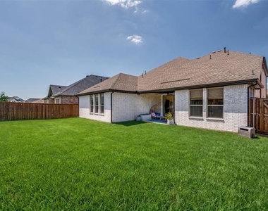 724 Danbury Street - Photo Thumbnail 24