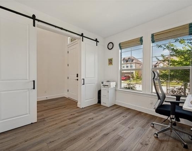 724 Danbury Street - Photo Thumbnail 5
