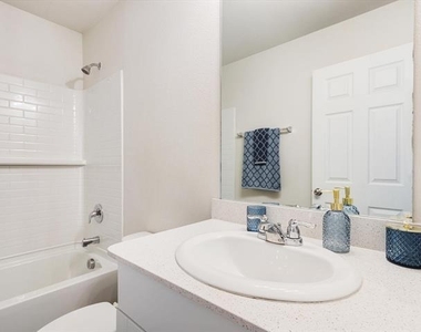 405 Glendale Road - Photo Thumbnail 27