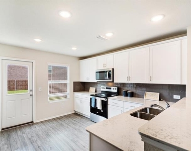405 Glendale Road - Photo Thumbnail 12
