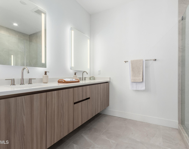 19355 N 73rd Way - Photo Thumbnail 7
