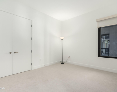 19355 N 73rd Way - Photo Thumbnail 11