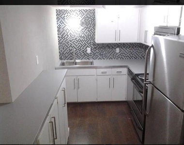 4231 Gilbert Avenue - Photo Thumbnail 4