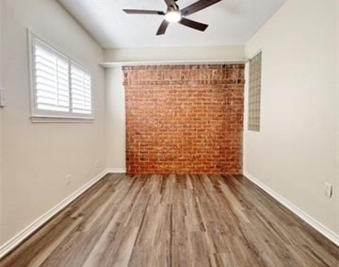 4050 Frankford Road - Photo Thumbnail 8