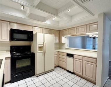 4050 Frankford Road - Photo Thumbnail 6
