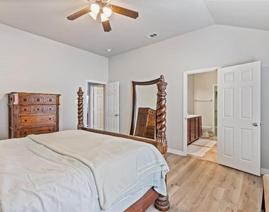 5128 Birchwood Drive - Photo Thumbnail 9