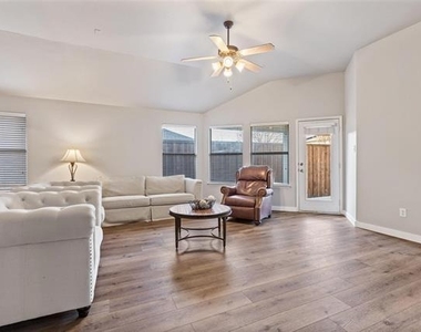 5128 Birchwood Drive - Photo Thumbnail 5