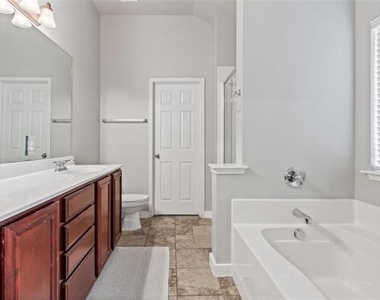 5128 Birchwood Drive - Photo Thumbnail 10