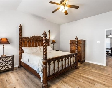 5128 Birchwood Drive - Photo Thumbnail 8