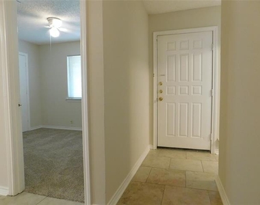 2204 Canterbury Court - Photo Thumbnail 4