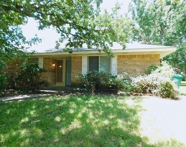 2204 Canterbury Court - Photo Thumbnail 1