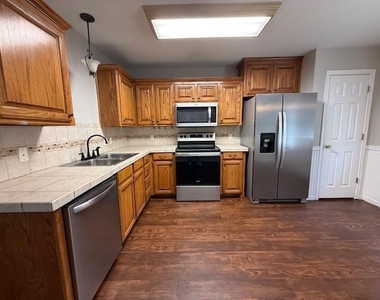 281 Sugarberry Avenue - Photo Thumbnail 5