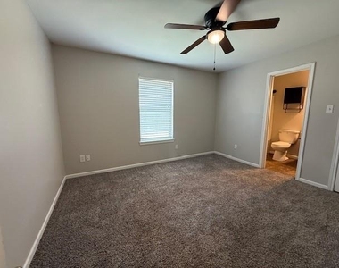 281 Sugarberry Avenue - Photo Thumbnail 8