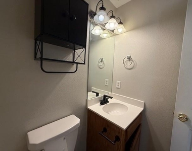 281 Sugarberry Avenue - Photo Thumbnail 9