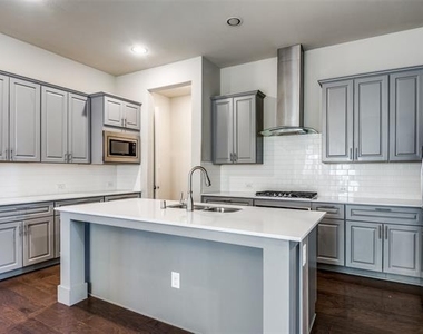 9456 Kavik Street - Photo Thumbnail 6