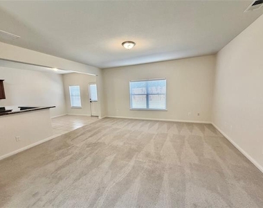 1105 First Street - Photo Thumbnail 6