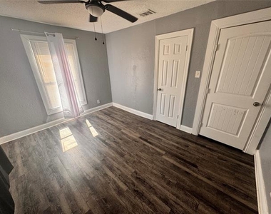 130 W Avenue D - Photo Thumbnail 12