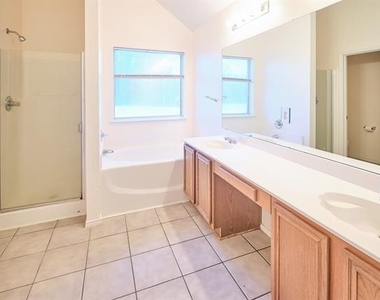 501 Harvard Drive - Photo Thumbnail 15
