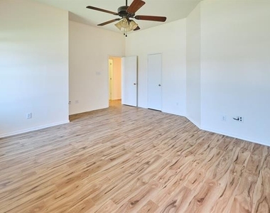 501 Harvard Drive - Photo Thumbnail 13