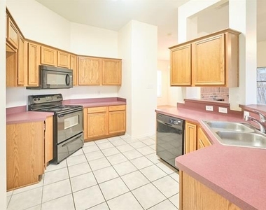501 Harvard Drive - Photo Thumbnail 5