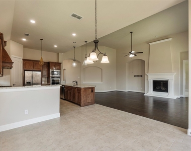 4802 Comstock Way - Photo Thumbnail 13