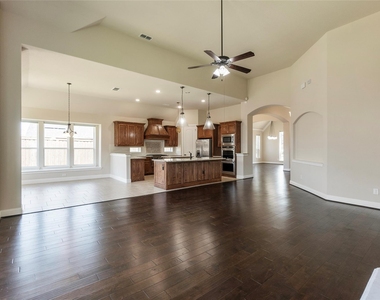 4802 Comstock Way - Photo Thumbnail 11