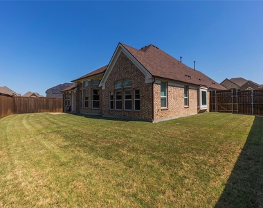 4802 Comstock Way - Photo Thumbnail 31