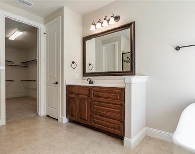 4802 Comstock Way - Photo Thumbnail 26