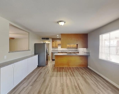111 E Mckinley Street - Photo Thumbnail 3
