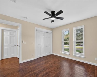 2816 Pinehurst Drive - Photo Thumbnail 17