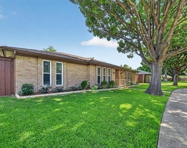 2816 Pinehurst Drive - Photo Thumbnail 4