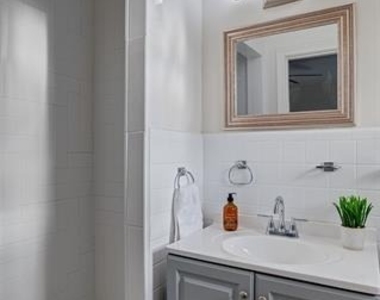 137 Lynn Avenue - Photo Thumbnail 14