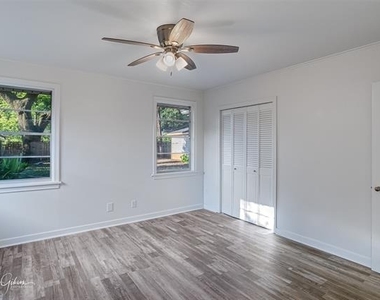 137 Lynn Avenue - Photo Thumbnail 12