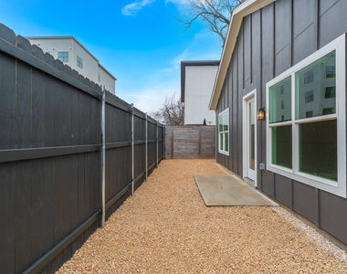 2818 Chicago Street - Photo Thumbnail 34