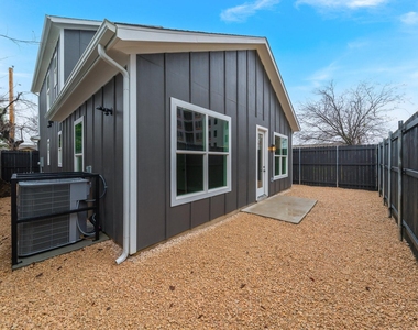 2818 Chicago Street - Photo Thumbnail 33