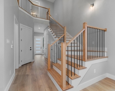 2818 Chicago Street - Photo Thumbnail 24