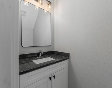 2818 Chicago Street - Photo Thumbnail 23